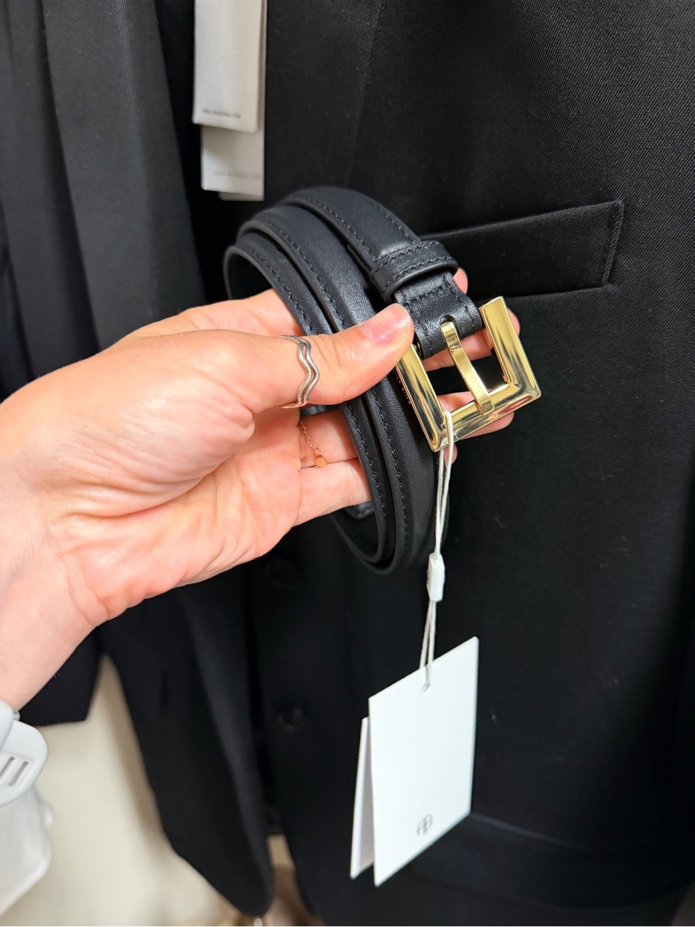 ANINE BING NICOLA BELT
Black With Gold
